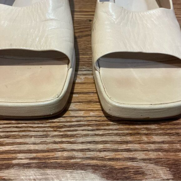 Bottega Veneta Cream Leather Platform - Picture 6 of 14